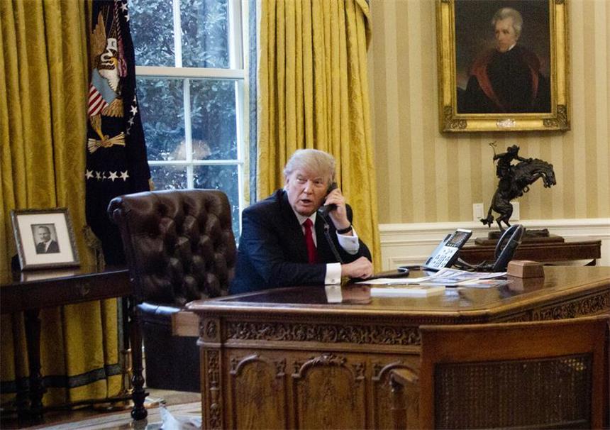 Trump bereitet neue Abschieberegelung vor US-Präsident Donald Trump soll ein Telefonat mit Australiens Premierminister Malcolm Turnbull nach 25 Minuten abgebrochen haben.