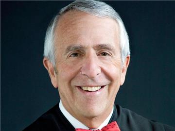 US-Richter Charles Breyer ist für mehr als 600 Zivilklagen gegen VW zuständig und damit eine zentrale Figur im Abgas-Skandal. Foto: U.S. Government