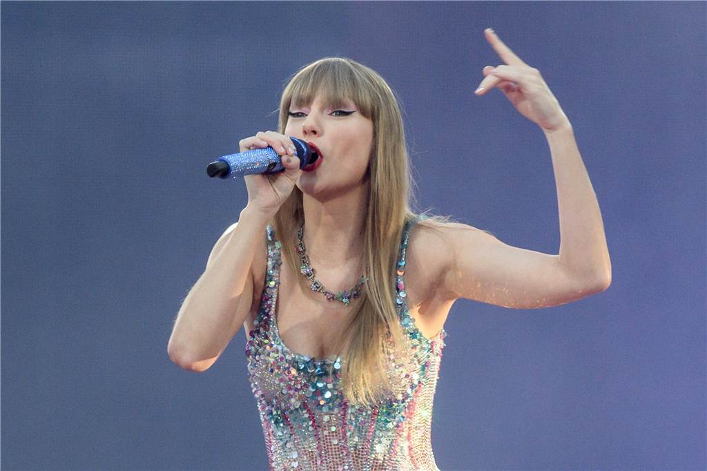 Taylor Swift in Gelsenkirchen: Niklas (17) ist beim Konzert als VIP dabei US-Sängerin Taylor Swift gehört zu den erfolgreichsten Musikerinnen weltweit. Sie begeistert Millionen Fans.