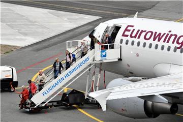 Usedom an der Ostsee ist bei Urlaubern aus Süddeutschland beliebt - deshalb landen im Sommer Eurowings-Flugzeuge auf dem kleinen Flughafen in Heringsdorf. Foto: Joachim Kloock/HDF