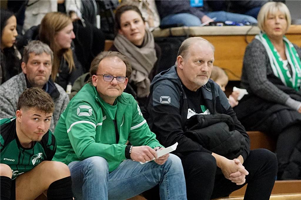 Die Kader für die Hallenstadtmeisterschaft Unna 2024 Uwe Hawes hat nur einen kleinen Kader zur Verfügung und hofft, dass es keine weiteren Absagen gibt.