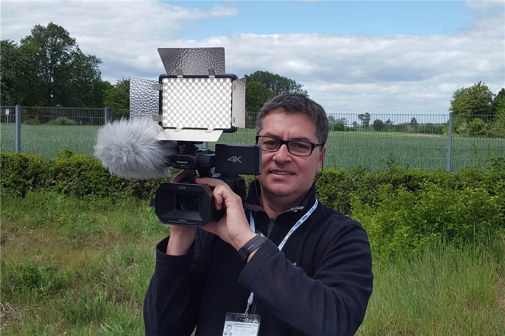 Lüner Filmemacher Uwe Koslowski und Radsportler stellen Film zur Tour vor Uwe Koslowski freut sich, dass der sechste Teil der Reihe "Lünen von oben" fertig ist.
