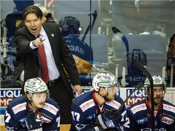 Uwe Krupp ist der Cheftrainer der Eisbären Berlin. Foto: Soeren Stache
