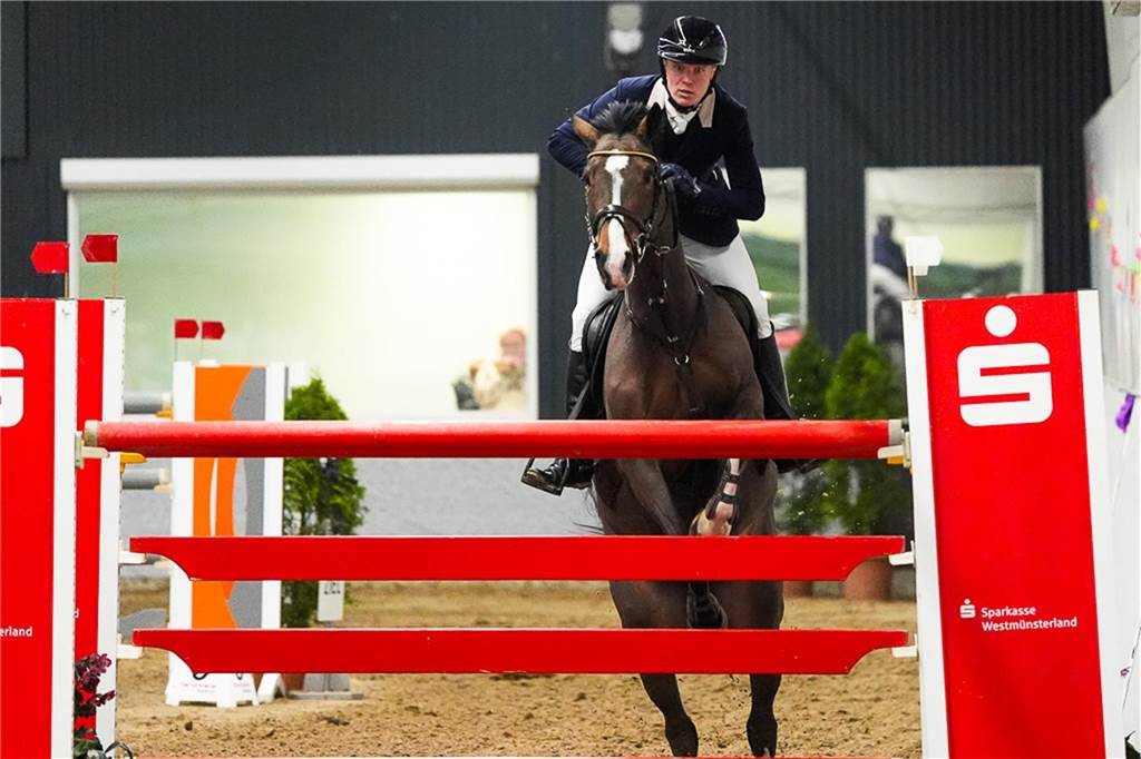 Valentin Meiss landete mit Charlotta Carotta auf Platz drei beim S-Springen mit Stechen.