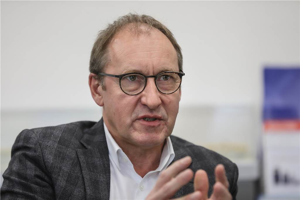 „Es wird keine Langstreckenflüge ab Dortmund geben“ Van Bebber: "ich weiß nicht, wie man darauf kommt, dass Wizz Air den Standort aufgeben könnte.