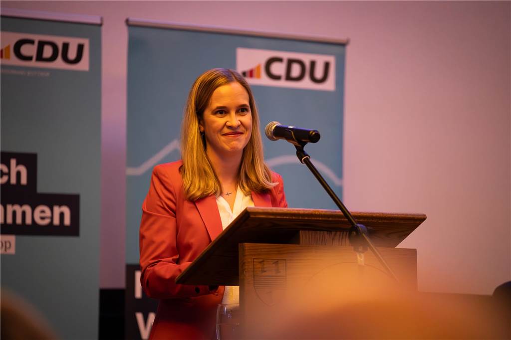 CDU benennt Bundestagskandidaten für Dorsten, Bottrop und Gladbeck Vanessa Vohs stellte sich im Brauhaus Kirchhellen nochmals rund 400 CDU-Mitgliedern vor