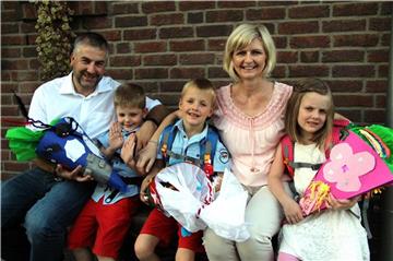 Vater Roland Peters und Mutter Marion Peters fieberten mit ihren Kindern mit.