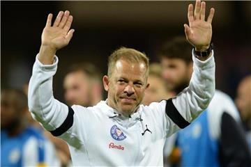 Verabschiedet sich aus Kiel: Der neue Köln-Trainer Markus Anfang. Foto: Daniel Bockwoldt
