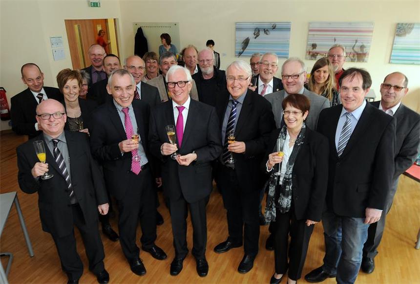 Verabschiedung von Klaus Kilian (KuWeBe-Vorstand, Kultur- und Weiterbildungsbetrieb )
in Anwesenheit von Bürgermeister Heinrich Böckelühr, Hans-Georg Winkler und weiteren Gästen