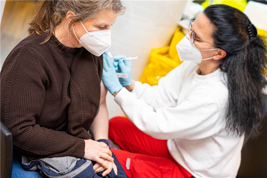 Debatte über Impfpflicht: Ändert Omikron die Spielregeln? Verändert die Omikron-Variante des Coronavirus die Debatte um die allgemeine Impfpflicht?