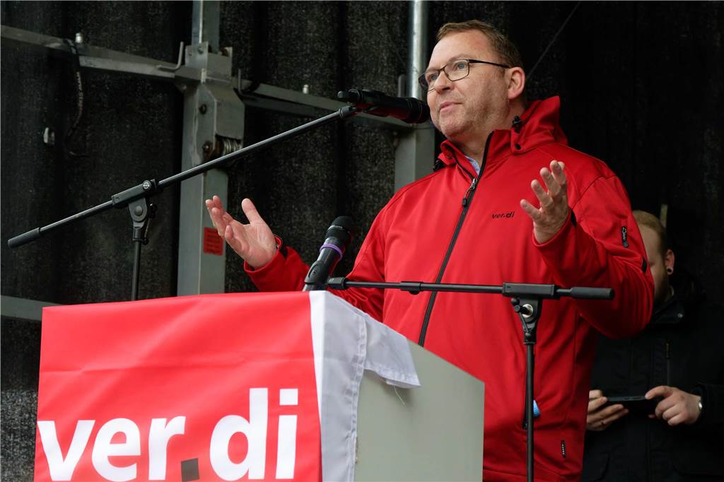 Streiks in NRW: Etliche Städte betroffen: Hier steht heute der Betrieb still Frank Werneke, Vorsitzender der Dienstleistungsgewerkschaft Verdi.