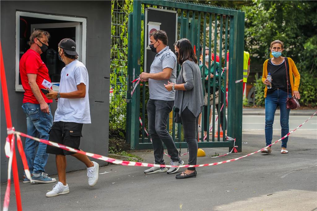 Keine Richtlinien für Sportler: Vereine sind nach Corona-Kontakten auf sich gestellt Vereine müssen bei Trainings und Testspielen zahlreiche Hygienemaßnahmen ergreifen.