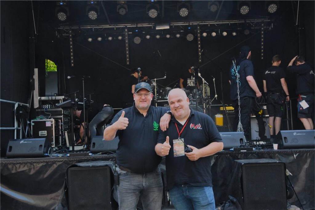 RadioDogs ist zurück mit Rock-Pop-Bands: Festival sammelt Spenden Vereinsvorsitzender der Ahauser Maidy Thomas Behlert und Ingo Woolderink von Radio-Ahaus haben das Festival ins Leben gerufen.