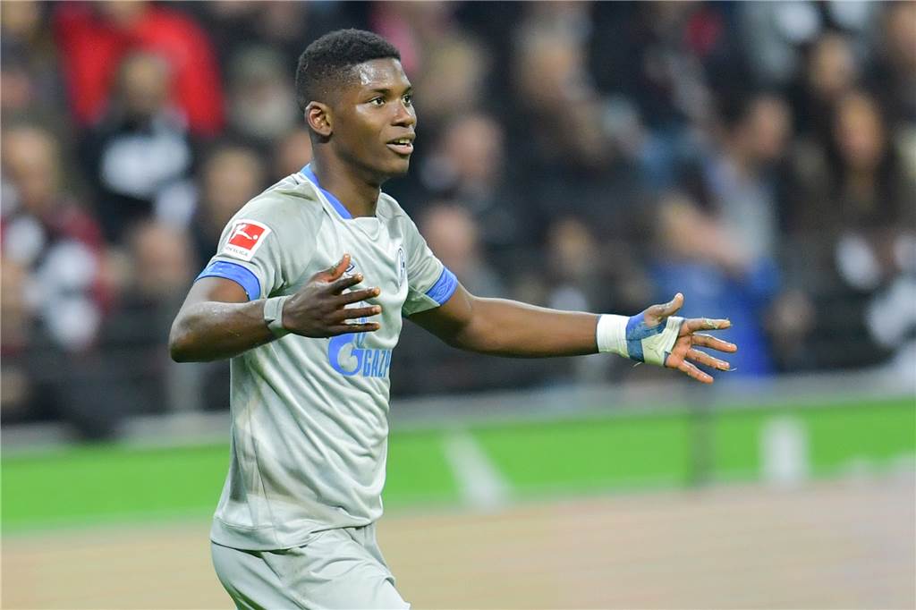Ralf Fährmann war in Frankfurt noch der beste Schalker Vergab die Riesenchance zur Schalker Führung: Breel Embolo.