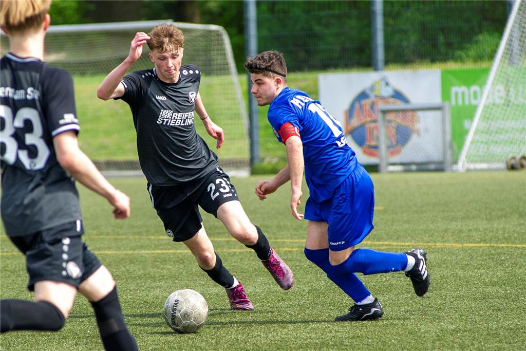 Rote Karte ist der Knackpunkt im Kellerduell Vergab eine der Großchancen des TuS Haltern: Kevin Stenzel (l.).