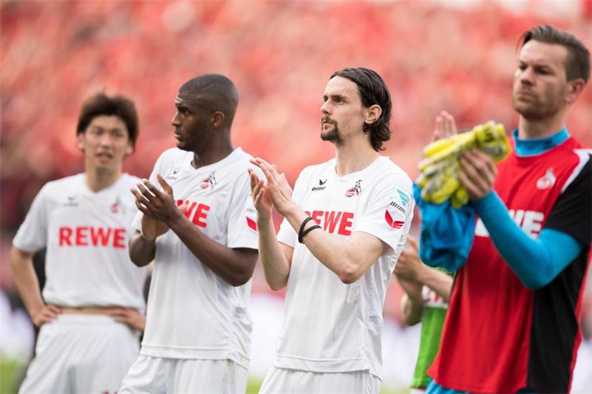 Fanliebling Neven Subotic kehrt zum BVB zurück Verlässt den 1. FC Köln nach sechs Monaten: Neven Subotic (r.).