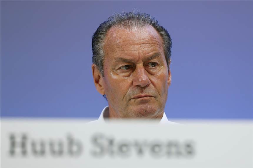 Huub Stevens beendet seine Tätigkeit als Schalker Aufsichtsrat Verlässt im Sommer den Schalker Aufsichtsrat: Huub Stevens.