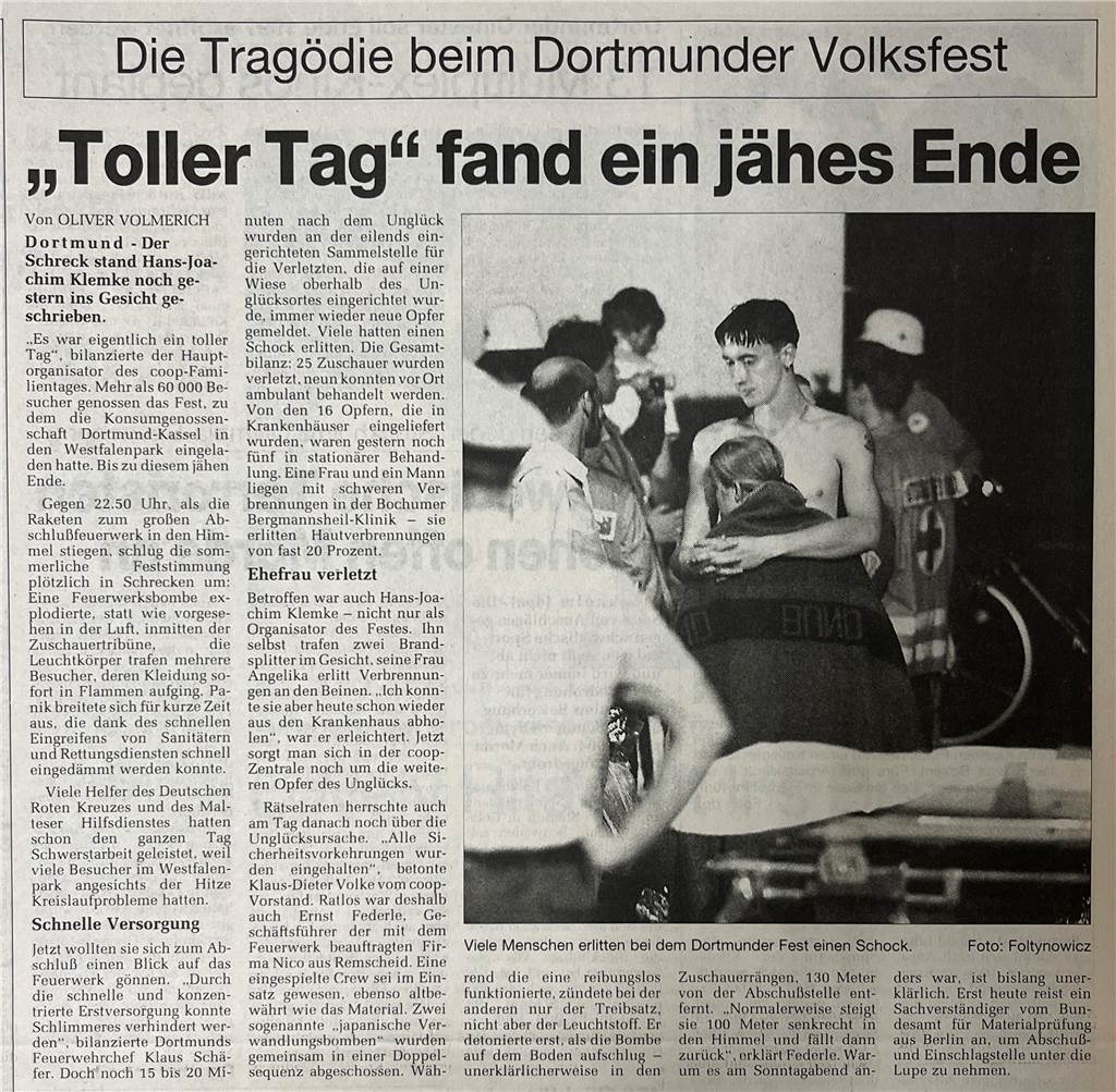 Feuerwerkskörper explodiert in Menschenmenge: 25 Verletzte bei Familienfest 1997 Zeitungsartikel zum Feuerwerks-Unglück im Westfalenpark in Dortmund im Jahr 1997.