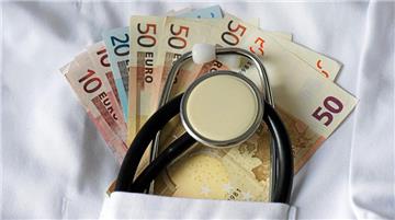Verlockung Abrechnungsbetrug: Von schwarzen Schafen im Gesundheitssystem holte allein die Krankenkasse AOK in den vergangenen zwei Jahren 3,4 Millionen Euro Schadensersatz zurück. 