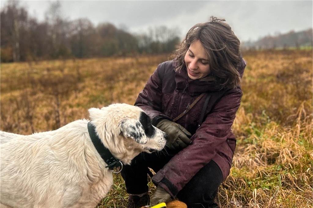 Hundehalter wünschen sich eine Freilauffläche für Raesfeld und Erle Ein Hund und Trainerin Veronika Linde.