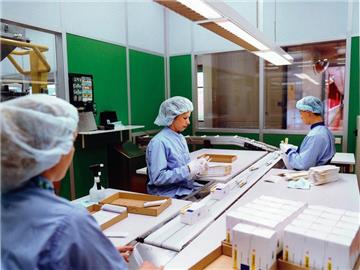 Verpackung von Tabletten in einem schwedischen Werk von Astra Zeneca. Foto: AstraZeneca PLC