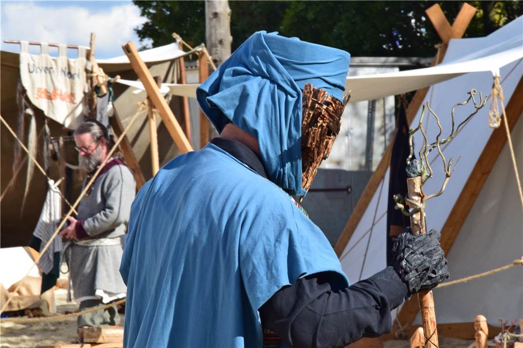 Verschiedene Gruppen stellten bei der 9. SEErenade am Silbersee II in Haltern das Leben der Wikinger nach. Die schöne Kulisse und das herrliche Wetter sorgten dafür, dass das Event auf große Resonanz stieß.
