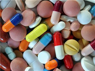 Verschiedene Pillen und Tabletten Foto: Matthias Hiekel/Illustration