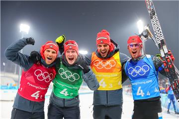 Versöhnlicher Abschluss für die Staffel Erik Lesser (v.l.), Benedikt Doll, Arnd Peiffer und Simon Schempp: Das Quartett gewann Bronze.