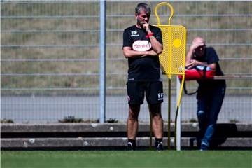 Verstärkung für das Team von Friedhelm Funkel. Foto: Marcel Kusch