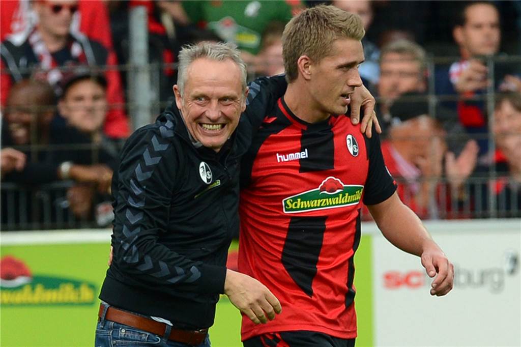 Nils Petersen vor Spiel gegen den BVB: Das ist „meine größte Motivation“ Verstehen sich gut: Christian Streich und Nils Petersen.
