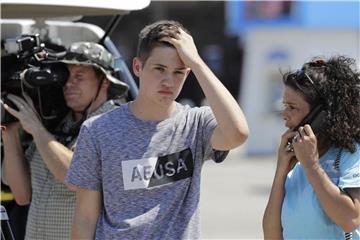 Verstörung in Santa Fe: Nicole Auzston (r.) und ihr Sohn Branden, Schüler der Santa Fe High School, nach dem Massaker. Foto: David J. Phillip/AP