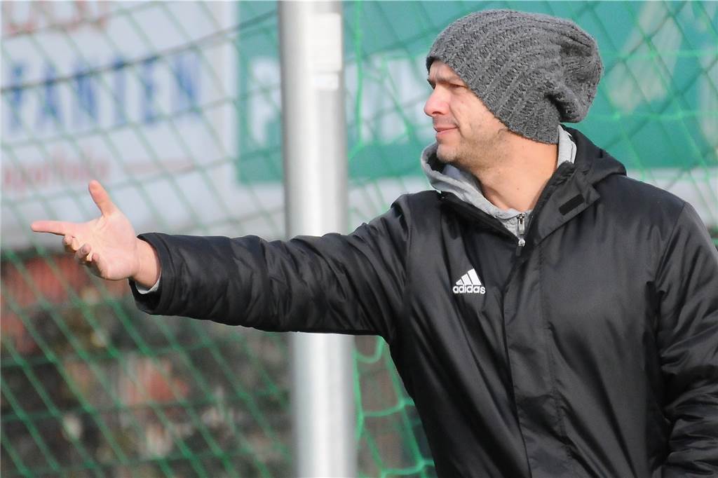 Spvg Schwerin zieht A-Jugend zu früh zurück - die Zukunft ist ungewiss Versuchte seit Dezember 2019, die A-Junioren der Spvg Schwerin vor dem Abstieg zu bewahren: Trainer Ayhan Ibraim.