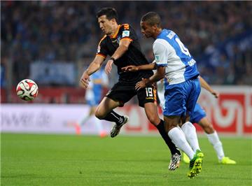 Verteidiger Malcolm Cacutalua (re.) gab ein ordentliches Debüt im Trikot des VfL Bochum.