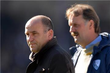 Vertrauen gebrochen: Sportvorstand Christian Hochstätter (l.) und Trainer Peter Neururer.