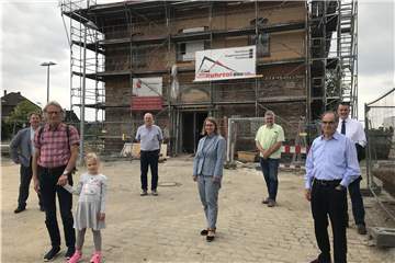 Vertreter der Bahnhofsfamilie und der Stadt stellten die Pläne für die künftige Nutzung des Bahnhofsgebäudes vor.