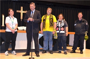Vertreter der Fans und der freiwilligen Helfer beim Finale, der Einsatzleiter der Berliner Polizei und DFB-Chef Reinhard Grindel (2.v.l.) plädierten in einer Diskussionsrunde gegen Gewalt und Hass im Stadion.