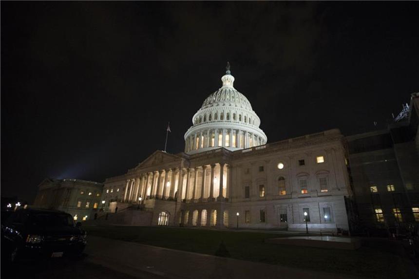 Vertreter von Facebook, Twitter und Google haben vor dem US-Senat erstmals zu mutmaßlicher Wahlmanipulation in den USA ausgesagt. Foto: Alex Edelman/Archiv