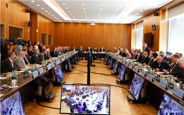 Vertreter von Wirtschaft und Politik kamen zu dem Gipfel zusammen.