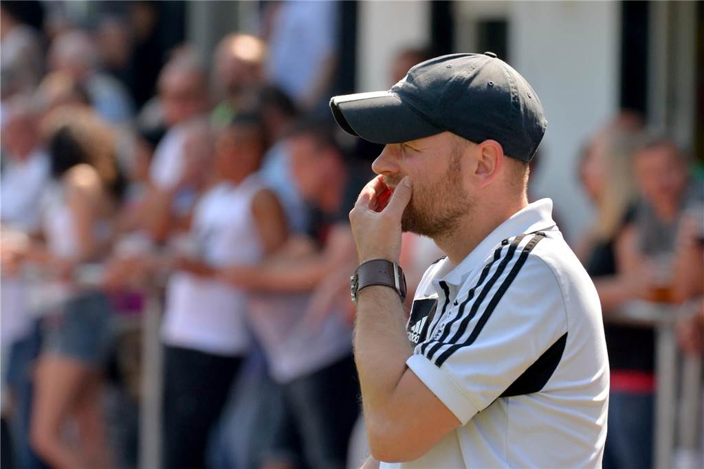 VfB Lünen Oldies qualifizieren sich für Westdeutschemeisterschaften: „Stolz dabei zu sein“ Michael Schlein blickt aufs Spielfeld.