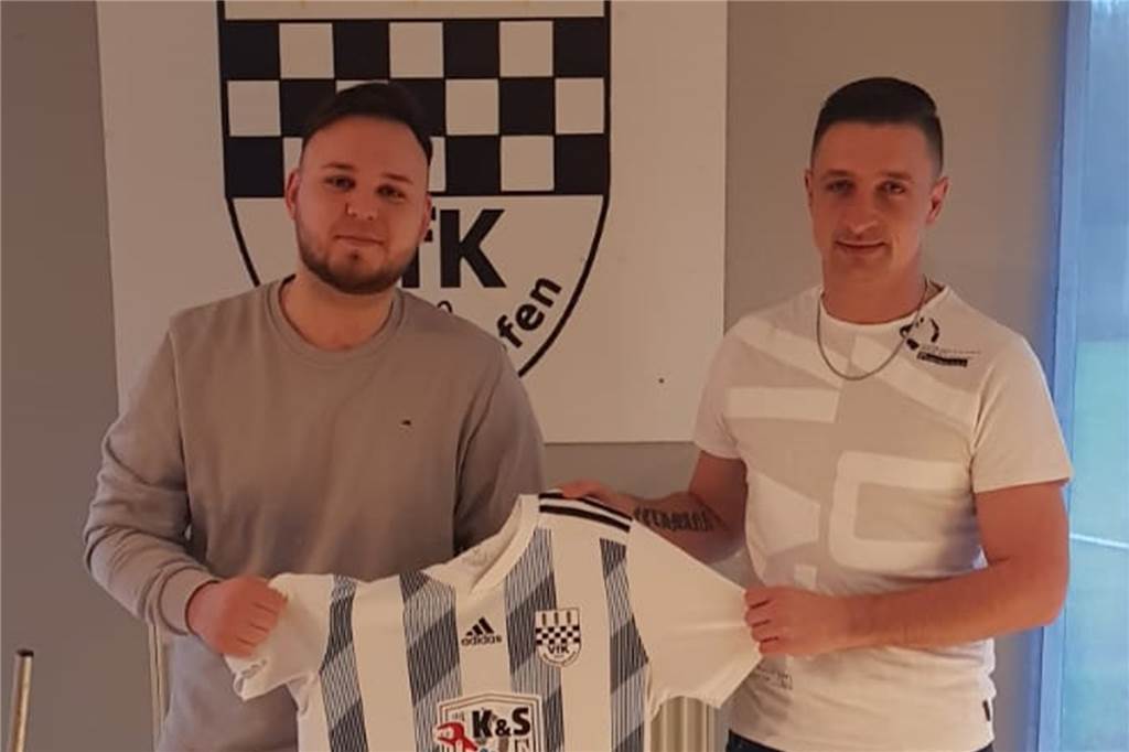 VfK Weddinghofen landet Transfer-Coup: Neuer Keeper mit Erfahrung im Bundesliga-Nachwuchs VfK-Trainer Stefan Feldmann (r.) kann ab sofort mit dem neuen Torhüter Erik Lehnschmidt planen.