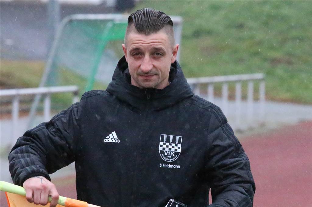 VfK Weddinghofen atmet durch: Sieg gegen Pelkum - und vier Neue im Winter VfK-Trainer Stefan Feldmann war nach dem Sieg gegen den FC Pelkum spürbar erleichtert.