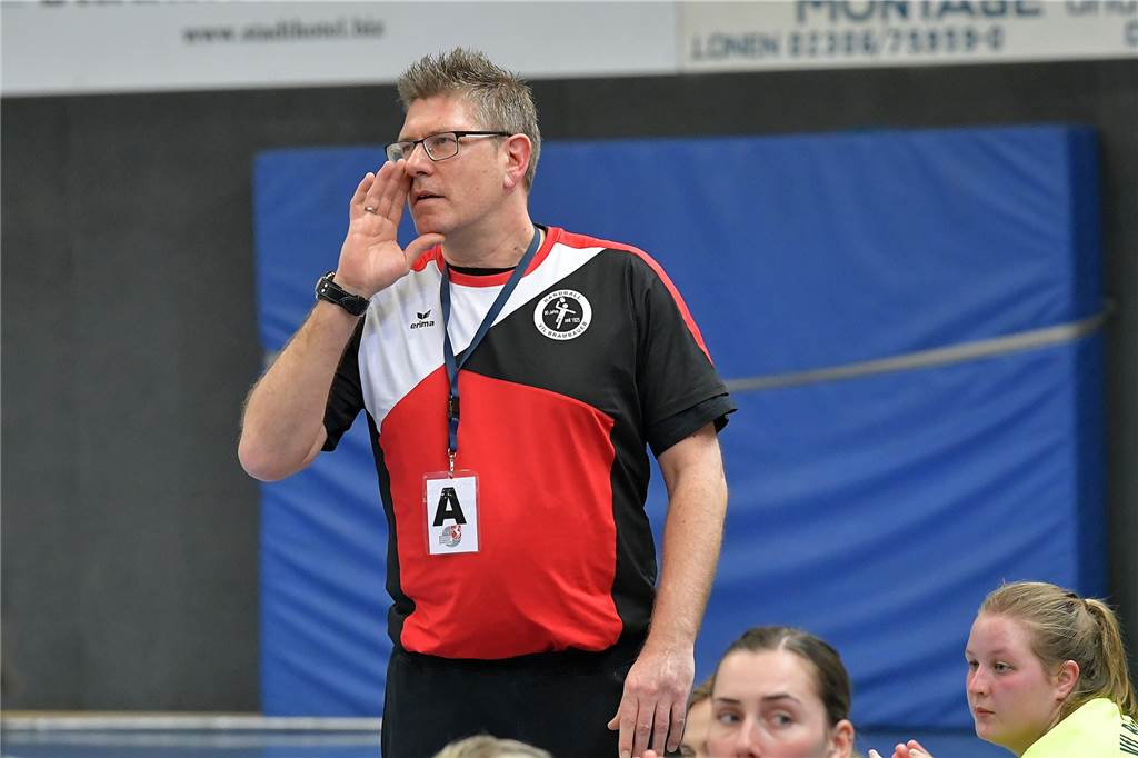 Ausgleich mit der Schlusssirene: VfL Brambauer gibt Sieg in letzter Sekunde aus der Hand VfL-Trainer Andre Schwedler war mit dem Punktgewinn seines Teams am Ende zufrieden.
