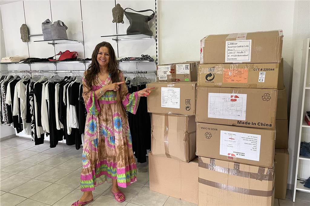 Räumungsverkauf bei La Via: Betreiberin ärgert hartnäckiges Gerücht In der Boutique "La Via" von Birgit Schachtsieck in Dortmund-Mengede läuft seit einigen Tagen ein Räumungsverkauf.