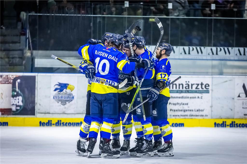 Viel dramatischer ging es kaum. Im entscheidenden Spiel fünf drehen die Eisadler Dortmund im letzten Drittel auf und ziehen ins Playoff-Finale ein.