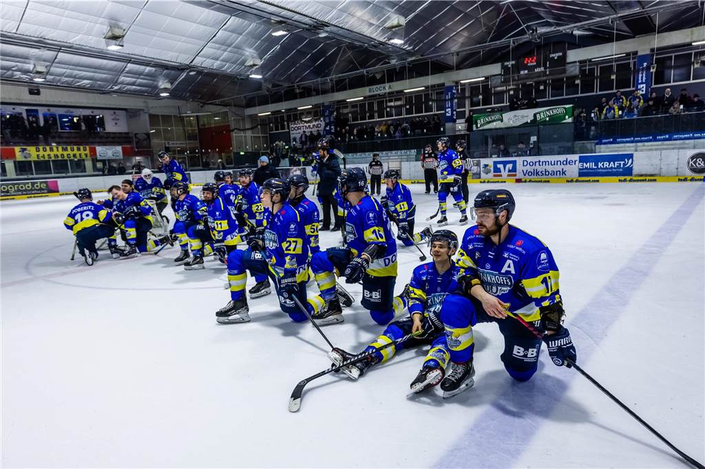 Viel dramatischer ging es kaum. Im entscheidenden Spiel fünf drehen die Eisadler Dortmund im letzten Drittel auf und ziehen ins Playoff-Finale ein.