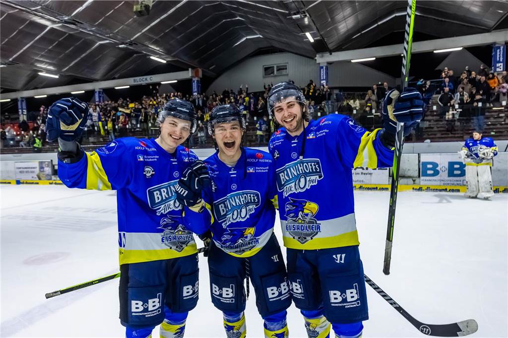 Viel dramatischer ging es kaum. Im entscheidenden Spiel fünf drehen die Eisadler Dortmund im letzten Drittel auf und ziehen ins Playoff-Finale ein.