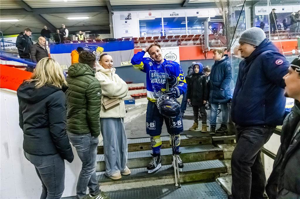 Viel dramatischer ging es kaum. Im entscheidenden Spiel fünf drehen die Eisadler Dortmund im letzten Drittel auf und ziehen ins Playoff-Finale ein.