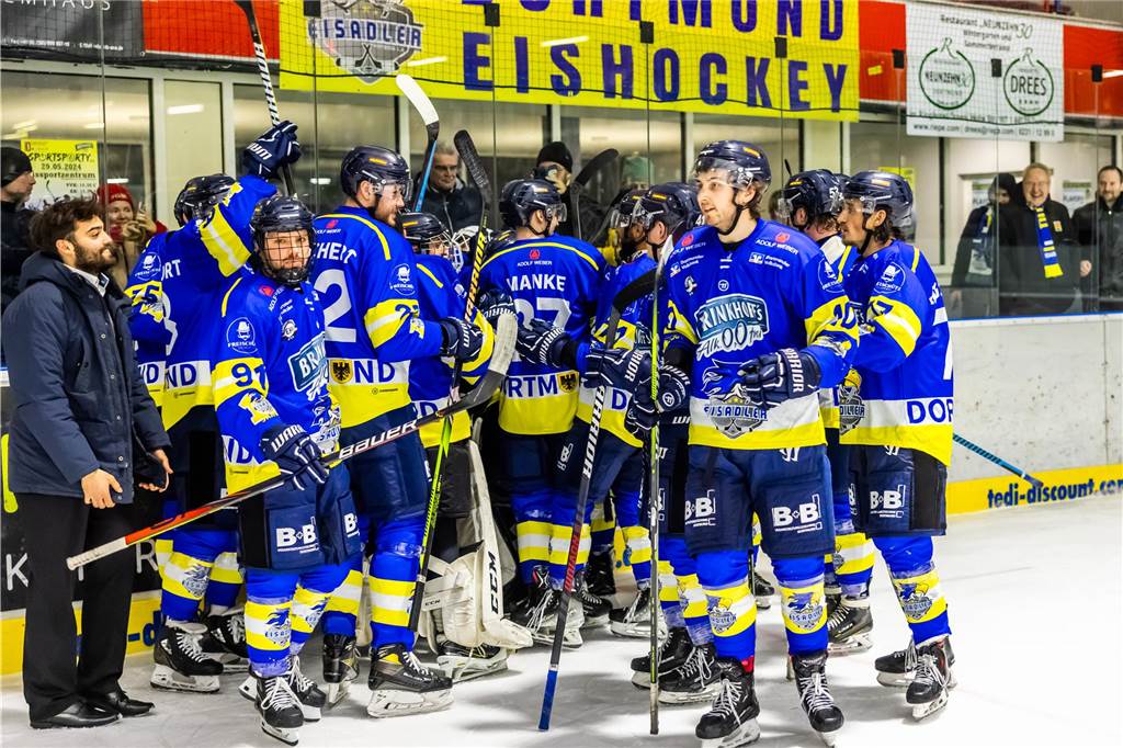 Viel dramatischer ging es kaum. Im entscheidenden Spiel fünf drehen die Eisadler Dortmund im letzten Drittel auf und ziehen ins Playoff-Finale ein.