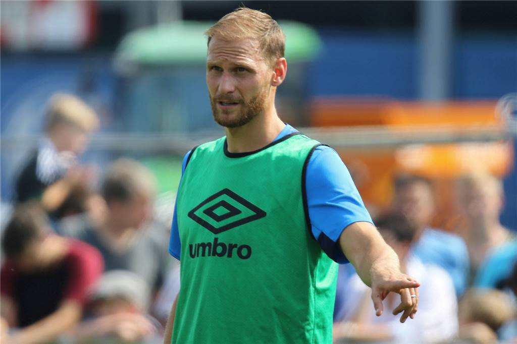Viel Konkurrenz in der Defensive: Benedikt Höwedes hat auf Schalke kaum Chancen auf Einsätze.