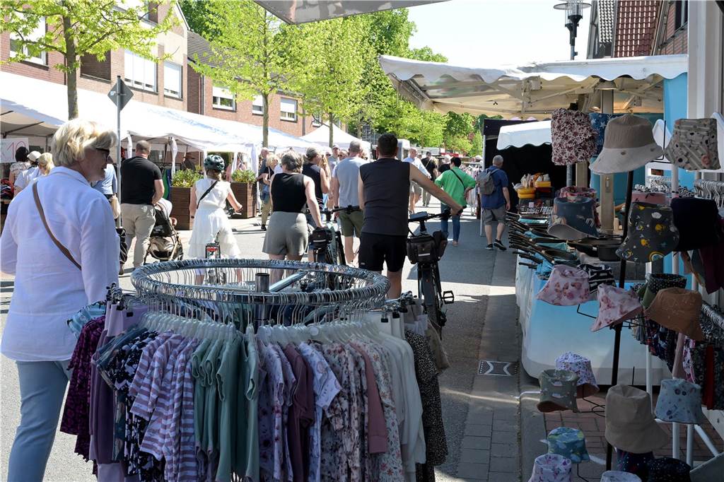 Viel los war beim Maimarkt in Nordkirchen